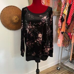 Torrid Top Size 1X Feminine Florals! Cool Weather Beauty!